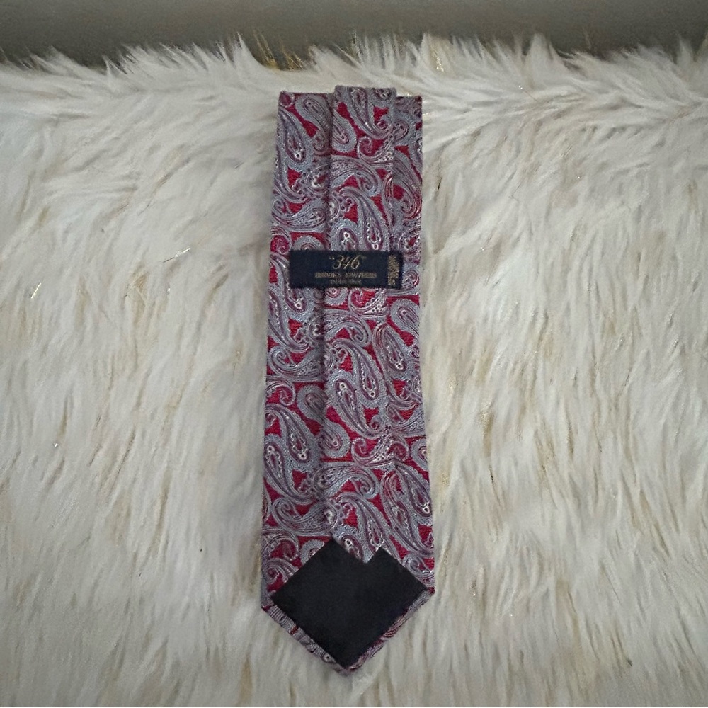 Brooks Brothers Paisley Red and Blue Men's Tie - Picture 2 of 3